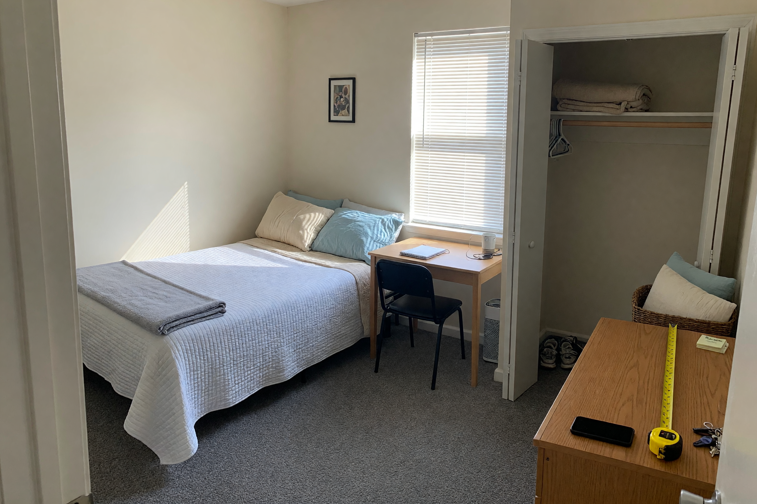 Furnished Room for Rent: Listing Costs and Rules