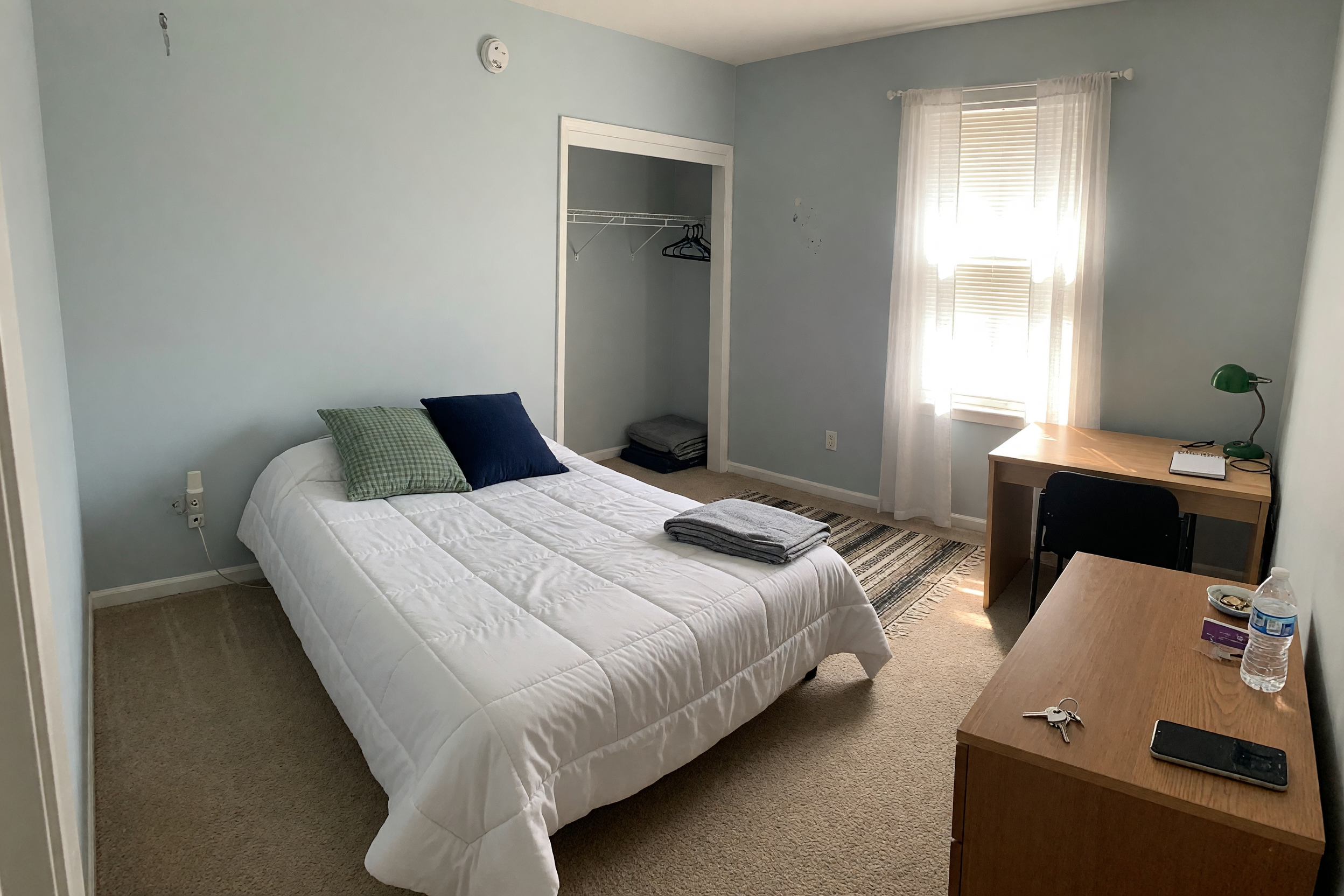 Post a room for rent: clear rules and costs