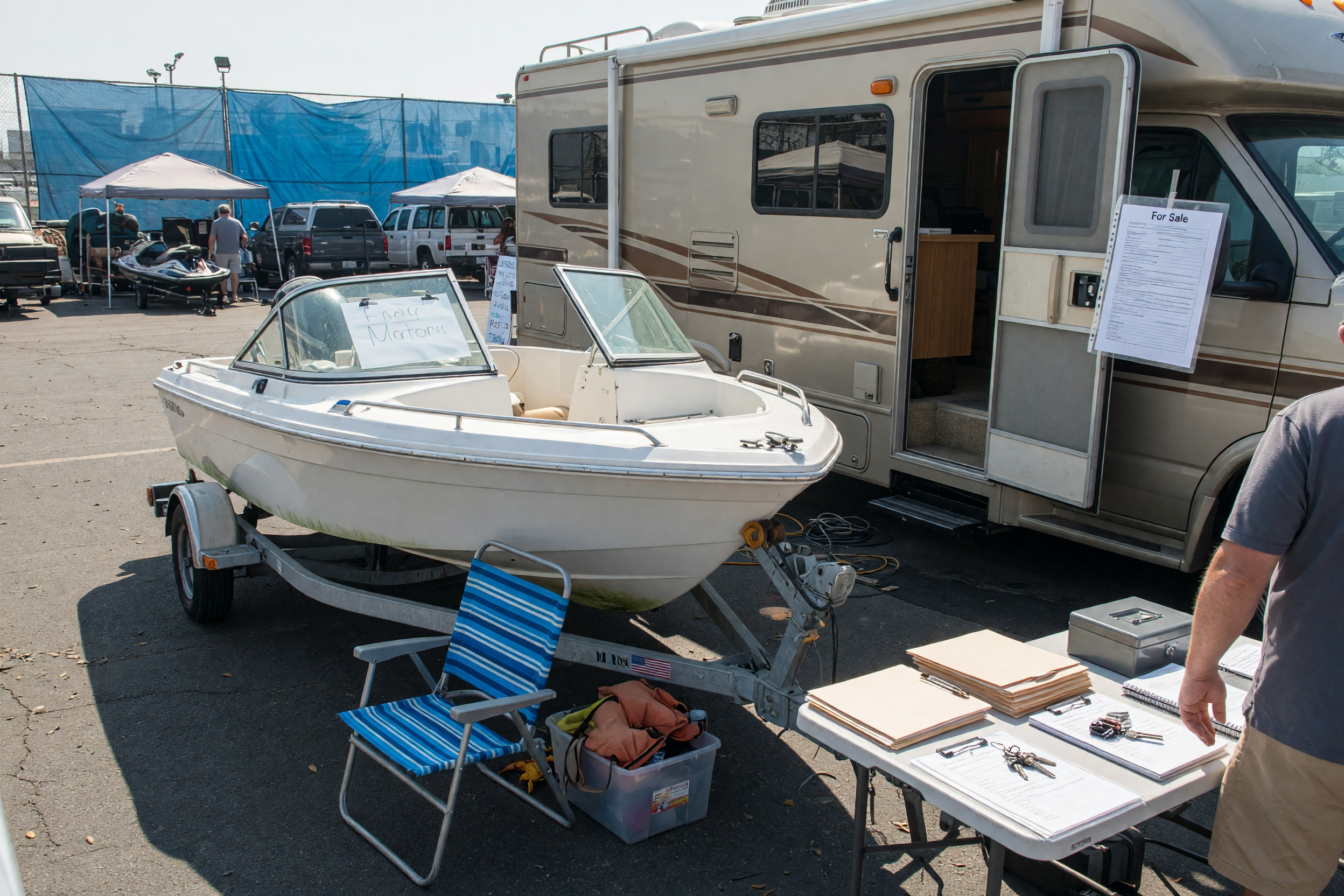How to Sell a Boat or RV Locally: Title, Storage, and Systems