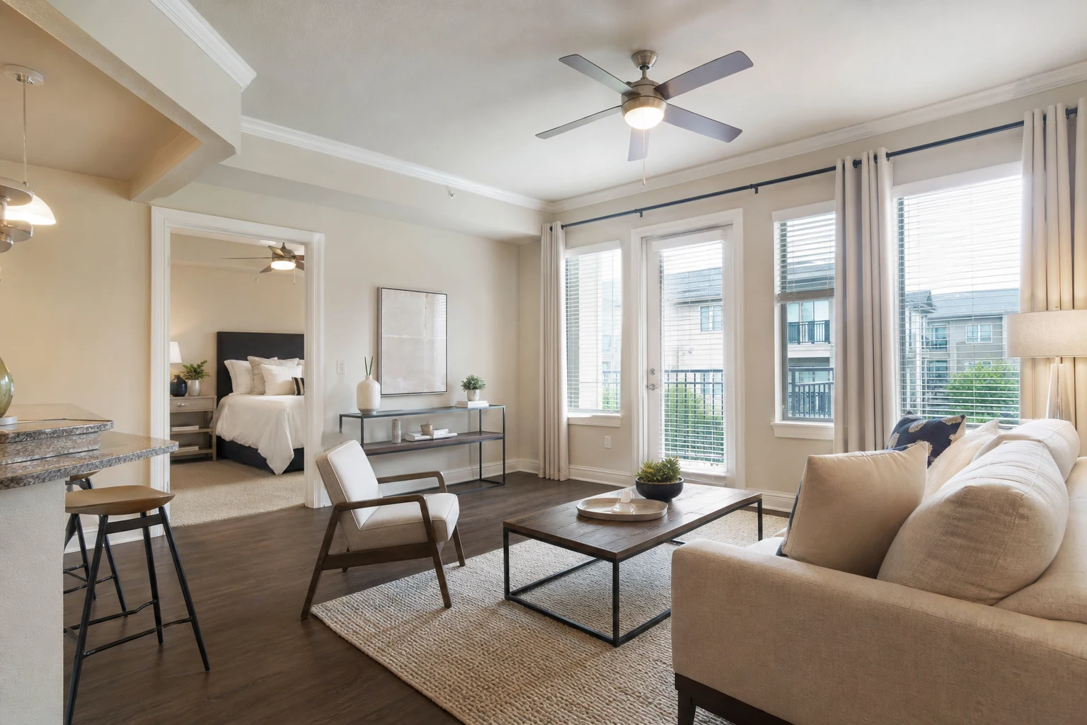Apartment for Rent in Houston: Spacious Montrose One-Bedroom with Natural Light — Brixaz